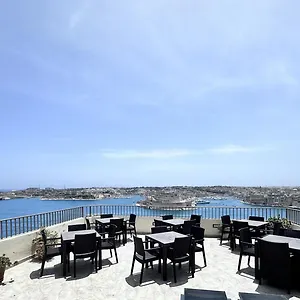 ** Отель Grand Harbour Мальта